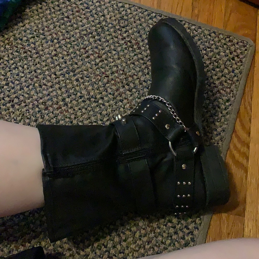 black rue 21 boots with chains and spikes